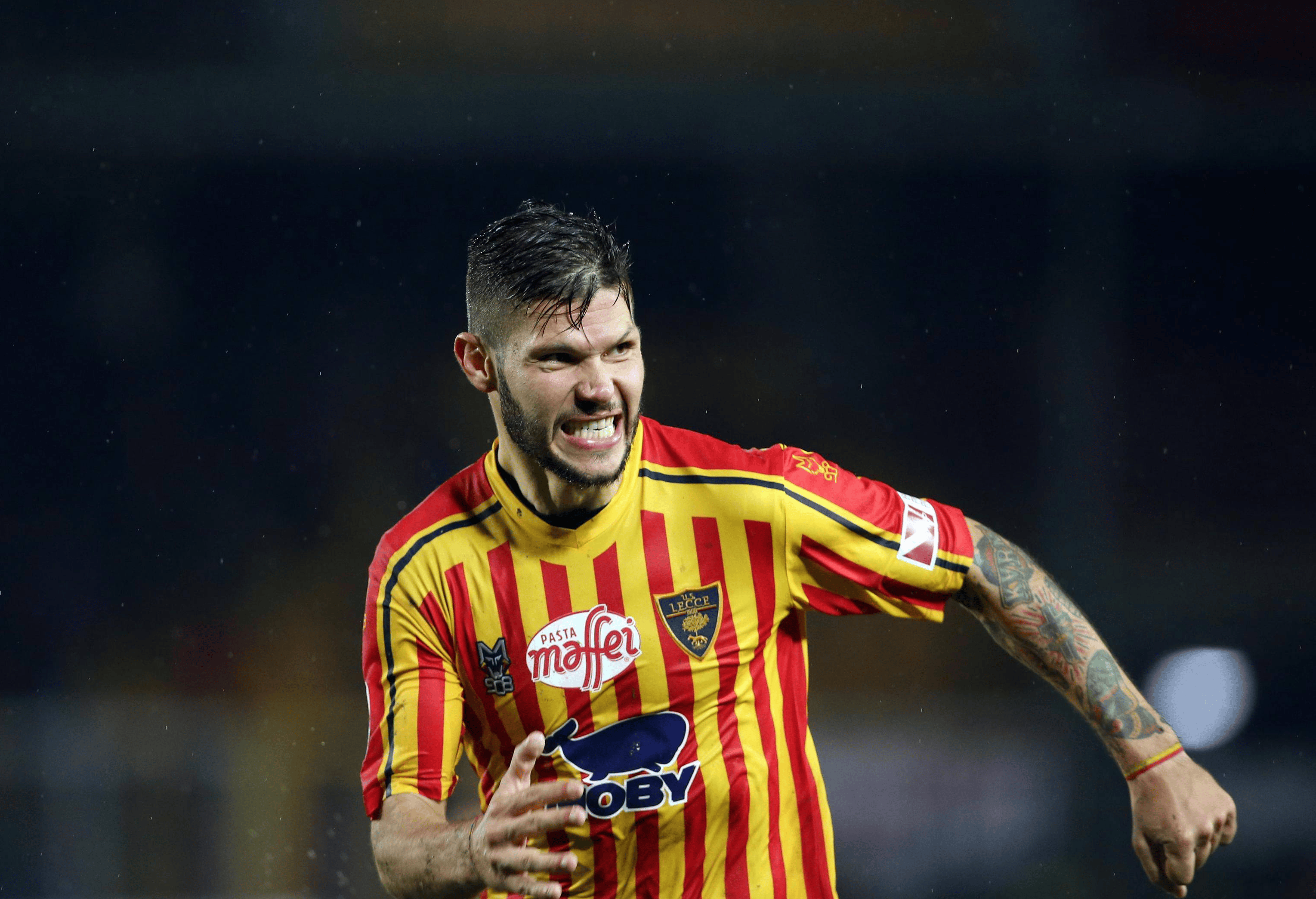 包含今夜欧冠焦点战，拉齐奥战术微调，管理层满意，训练强度明显提升的词条