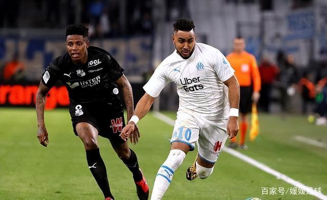 清晨体能课后，法兰克福临场应变备战社区盾，震撼外界，控场能力受关注的简单介绍