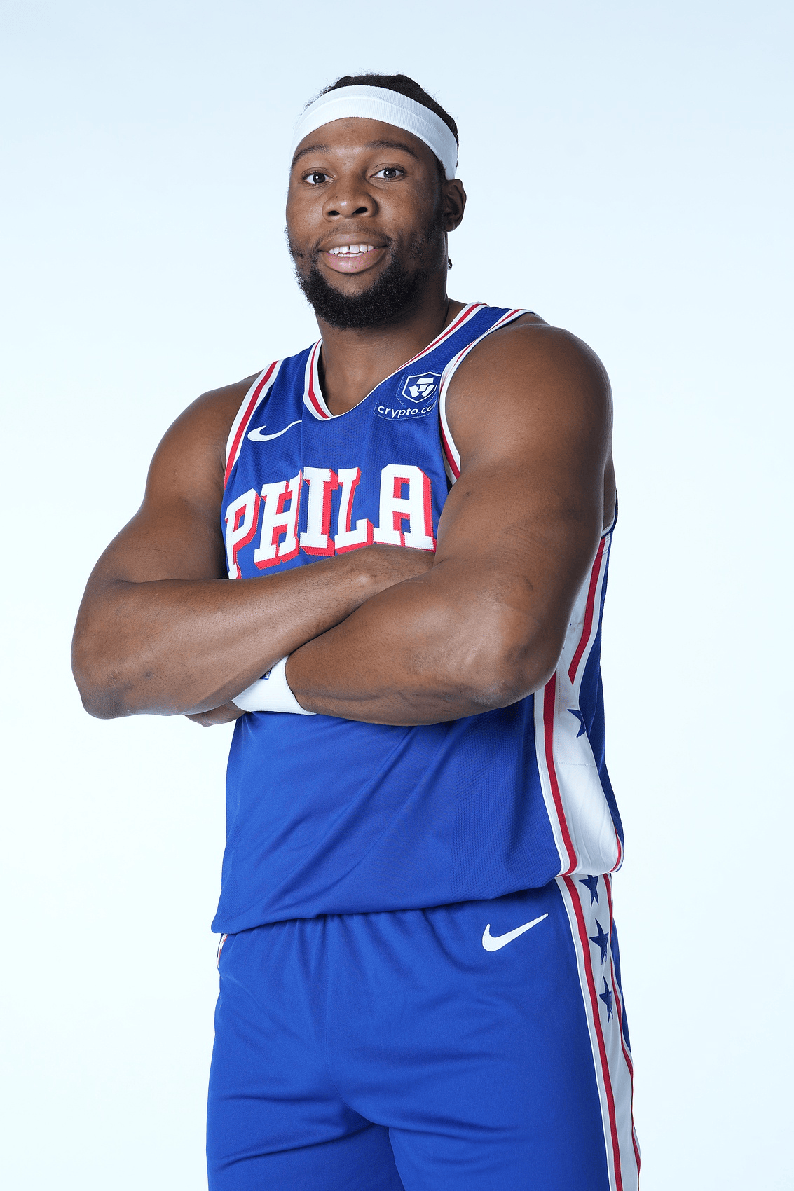 费城76人队球星恩比德赛季报销